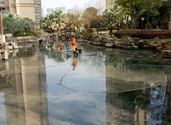 东昌府景观池淤泥清理