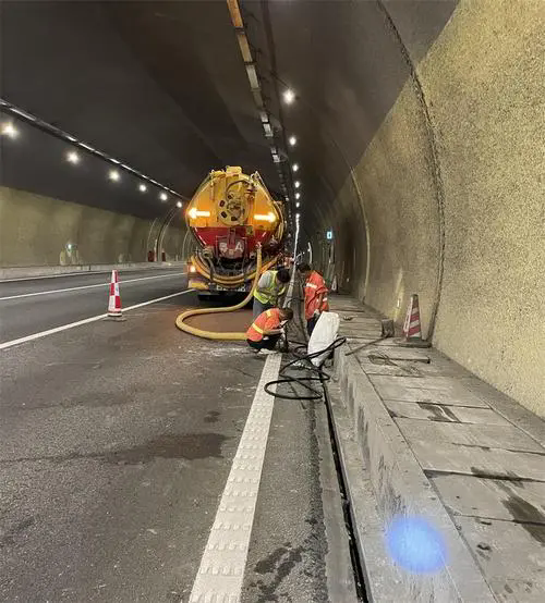 东昌府隧道排水渠清淤